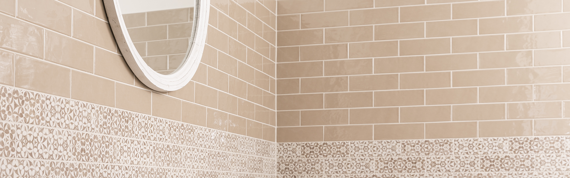 Dekorierte Badezimmerfliesen